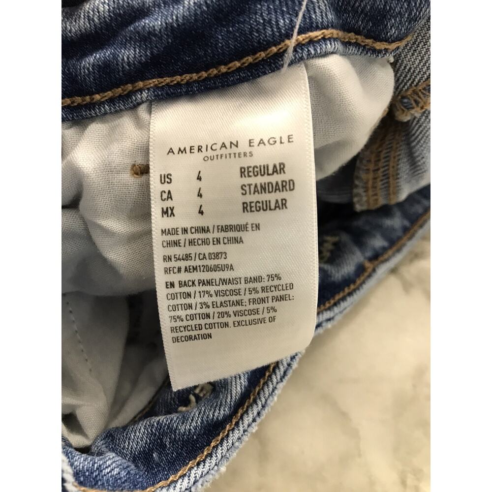 Amerian Eagle High Waisted Mom Strigid Floral Patchwork Jeans 4 regular Distres - Picture 12 of 12